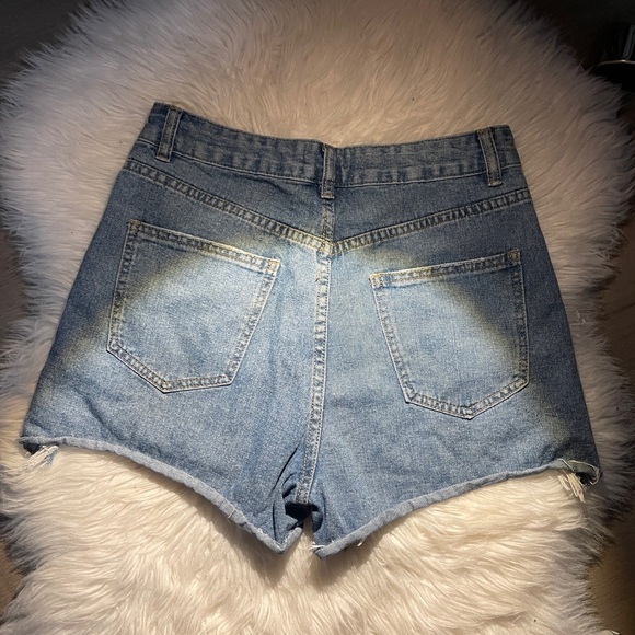 💙BOGO💙 Cotton On Blue Denim Shorts Size 6 - Picture 3 of 3